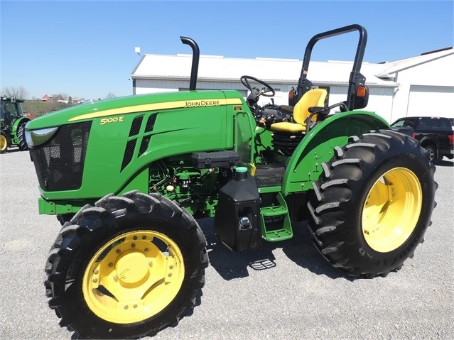 Agriculture Machines Deere 5100E