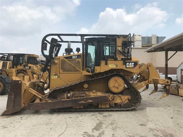 Dozers/tracks Caterpillar D6T