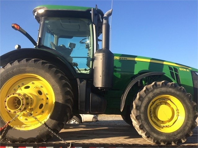 Agriculture Machines Deere 8235R