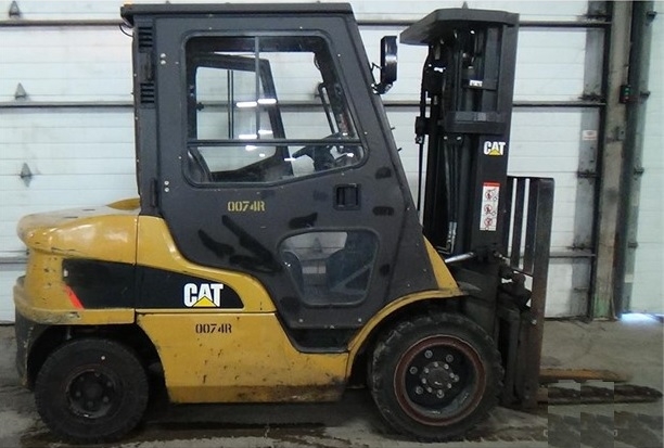 Montacargas Caterpillar 2P6000