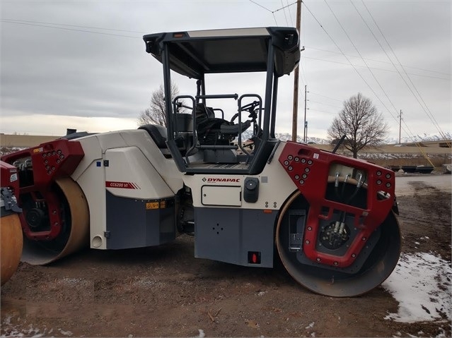 Compactadora Vibratoria Dynapac CC6200