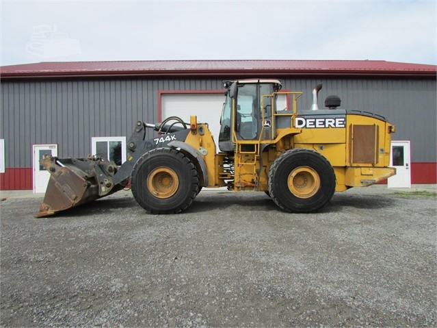 Wheel Loaders Deere 744K