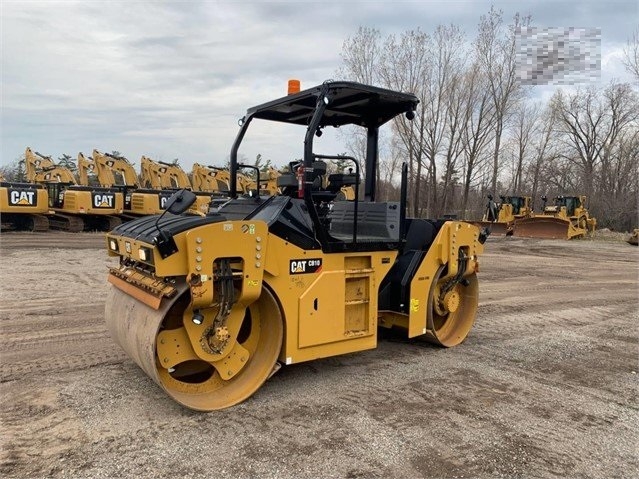 Compactadora Vibratoria Caterpillar CB10