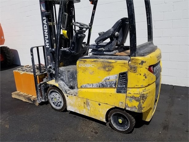 Montacargas Hyundai 20BC 9
