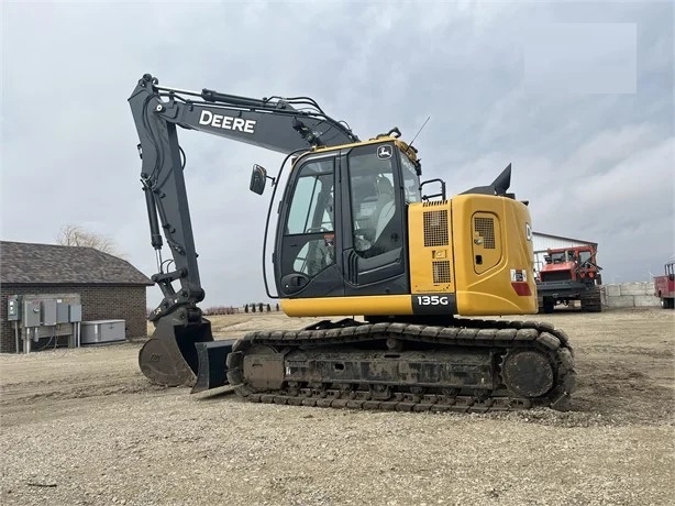 Hydraulic Excavator Deere 135G