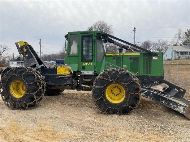 Forestales Maquinas Deere 640H usada a buen precio Ref.: 1650919182570864 No. 2