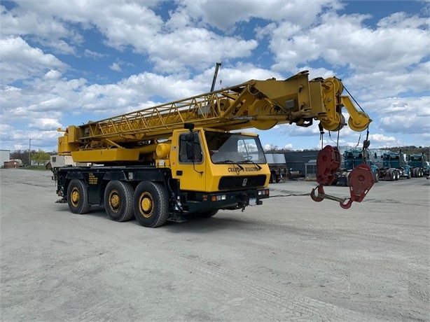 Cranes Grove GMK3050