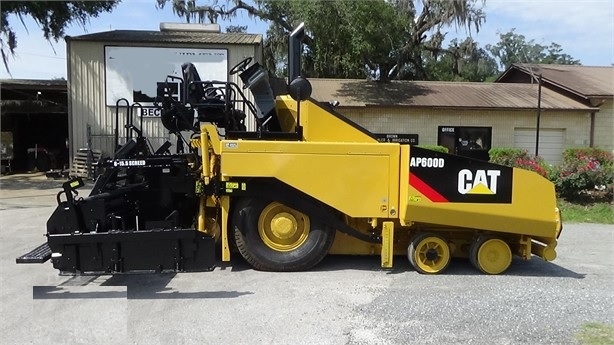 Pavers Caterpillar AP-600D