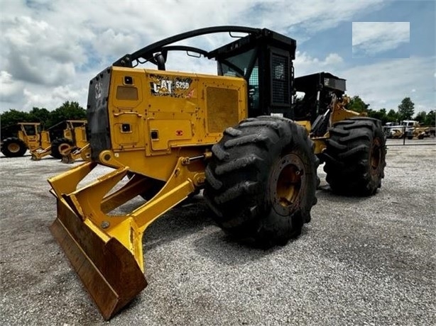 Forest Machines Caterpillar 525D