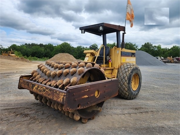 Vibratory Compactors CATERPILLAR CP-563