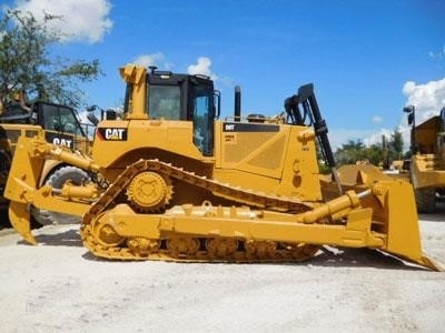 Dozers/tracks CATERPILLAR D8T