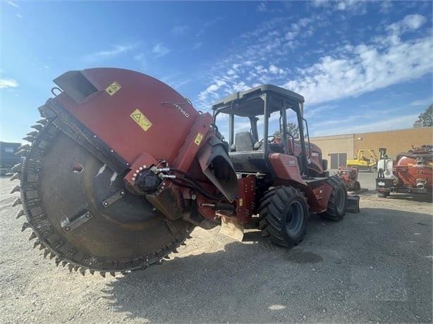 Trencher DITCH WITCH RT125