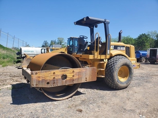 Compactadora Vibratoria CATERPILLAR CS-563D