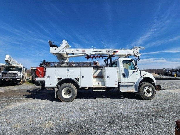 Off Road Truck FREIGHTLINER M 2106