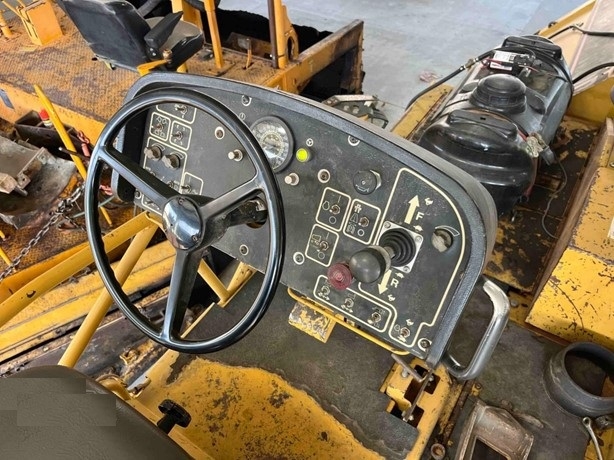 Pavimentadoras Caterpillar AP-1000D de segunda mano a la venta Ref.: 1741975888702243 No. 4