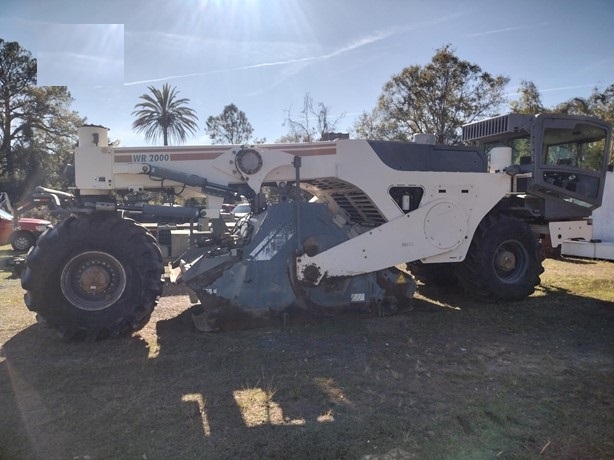 Recuperadores De Caminos Wirtgen WR2000 de segunda mano a la vent Ref.: 1742835774672925 No. 2