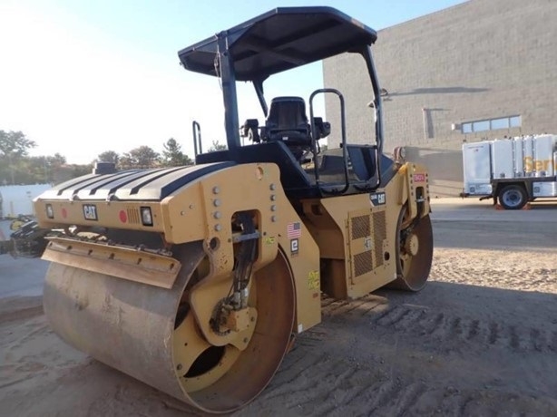 Compactadora Vibratoria Caterpillar CB54 usada Ref.: 1745260751671155 No. 3