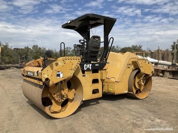 Compactadora Vibratoria CATERPILLAR CB54