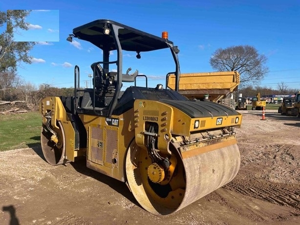 Compactadora Vibratoria Caterpillar CB54 en buenas condiciones Ref.: 1745269102144557 No. 4