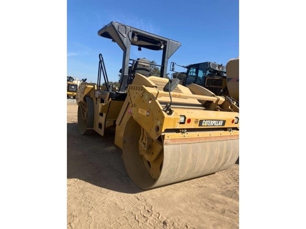 Compactadora Vibratoria Caterpillar CB54 seminueva en venta Ref.: 1745269806852686 No. 4