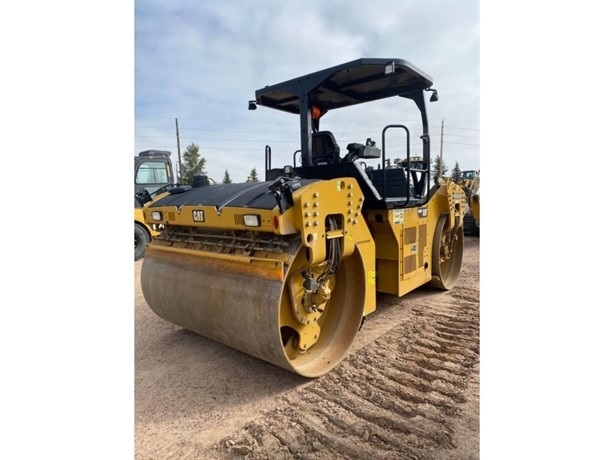 Compactadora Vibratoria CATERPILLAR CB66