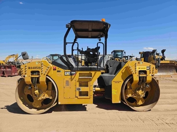 Compactadora Vibratoria Caterpillar CB66 seminueva en venta Ref.: 1745527940079645 No. 4