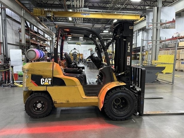 Montacargas Caterpillar P10000