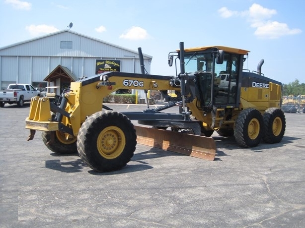 Motoconformadoras Deere 670G