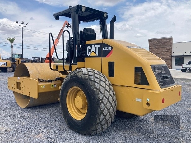 Compactadora Vibratoria Caterpillar CS-533E importada de segunda  Ref.: 1756762128744629 No. 2
