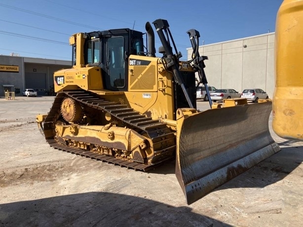 Dozers/tracks CATERPILLAR D6T
