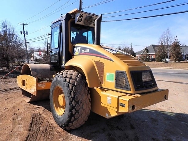 Compactadora Vibratoria Caterpillar CS-563E en buenas condiciones Ref.: 1759350299659227 No. 3