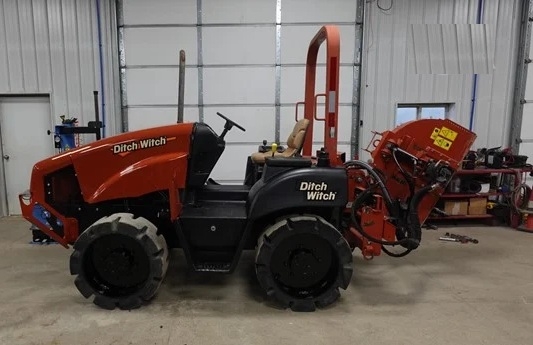Trencher DITCH WITCH RT55H