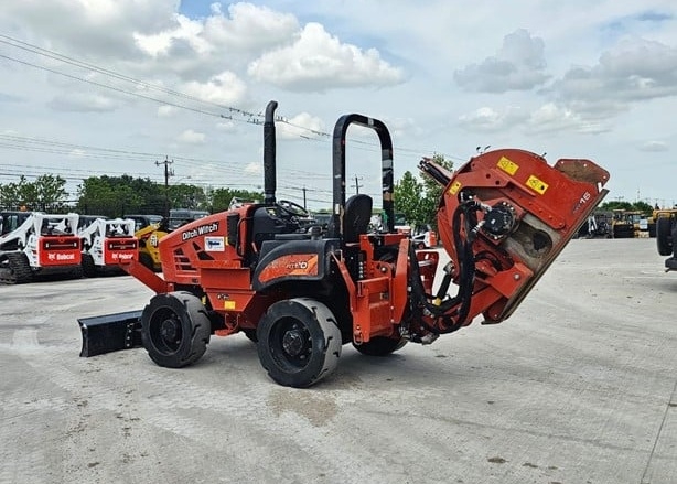Zanjadora Ditch Witch RT80