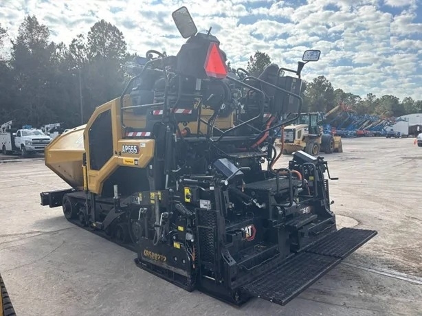 Pavimentadoras Caterpillar AP-555F de medio uso en venta Ref.: 1777066080895280 No. 3