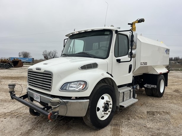 Truck With Tank Container FREIGHTLINER BUSINESS CLASS M2 106