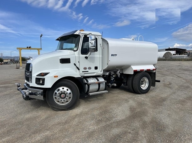 Truck With Tank Container Mack MD7