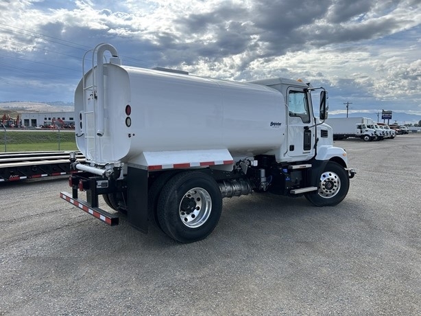Camion Con Pipa Mack MD7 seminueva en perfecto estado Ref.: 1777577719553167 No. 3