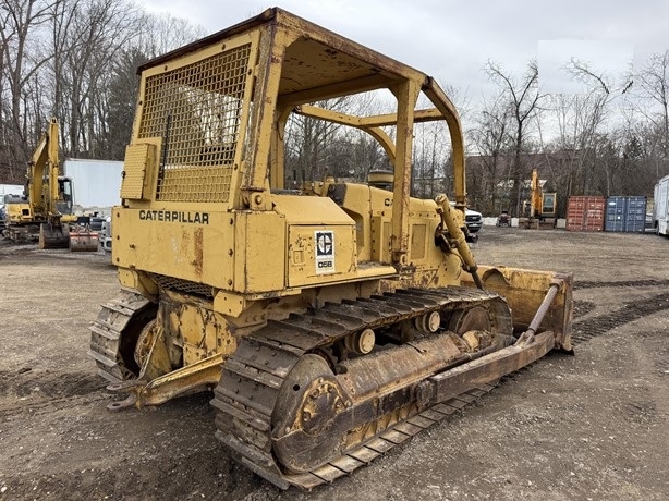 Dozers/tracks Caterpillar D5B