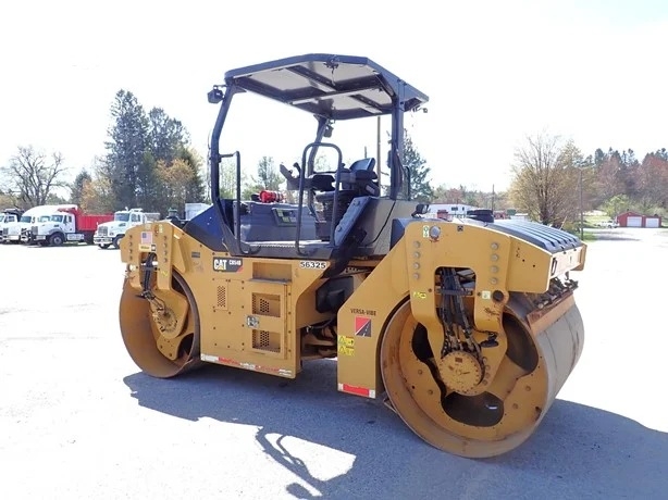 Vibratory Compactors Caterpillar CB54