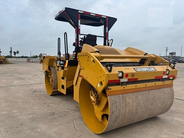 Compactadora Vibratoria Caterpillar CB54 usada a buen precio Ref.: 1779743822992387 No. 2