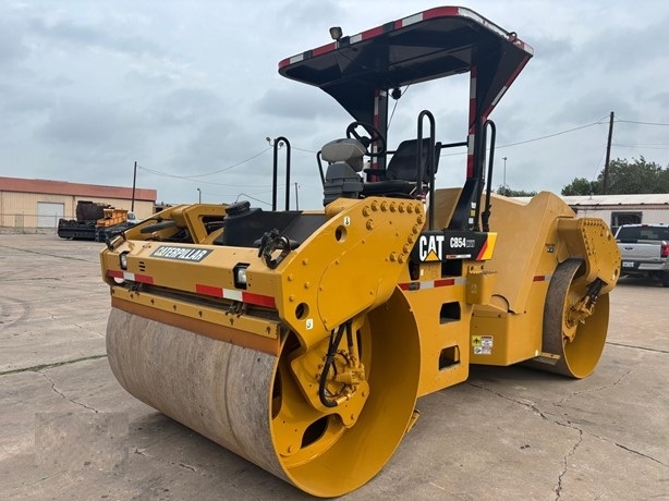 Compactadora Vibratoria Caterpillar CB54 usada a buen precio Ref.: 1779743822992387 No. 3