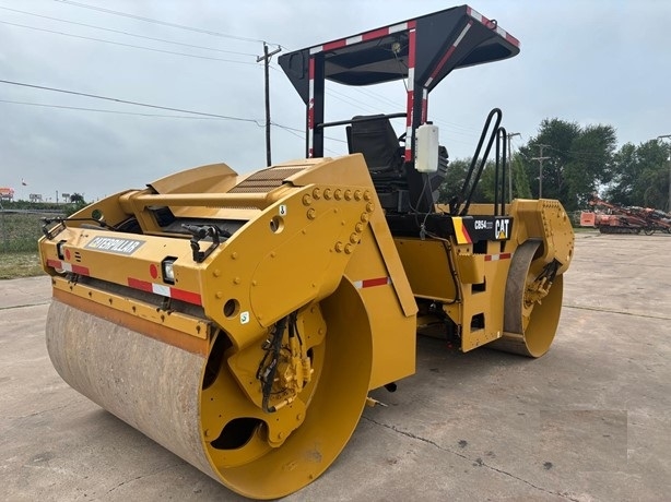 Compactadora Vibratoria Caterpillar CB54 usada a buen precio Ref.: 1779743822992387 No. 4